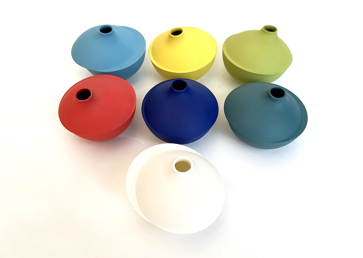 Objecten > Gekleurd porselein